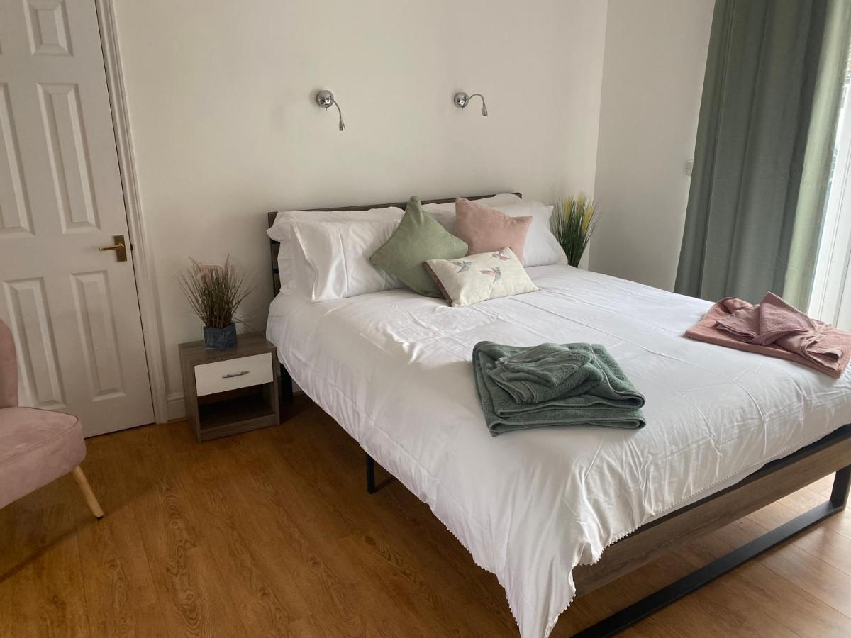Number 1 Lytton Tree Lodge Reydon المظهر الخارجي الصورة